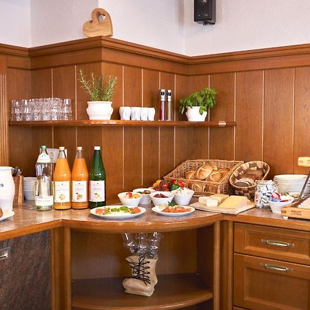 Pension Vier Jahreszeiten Saalbach Exterior foto