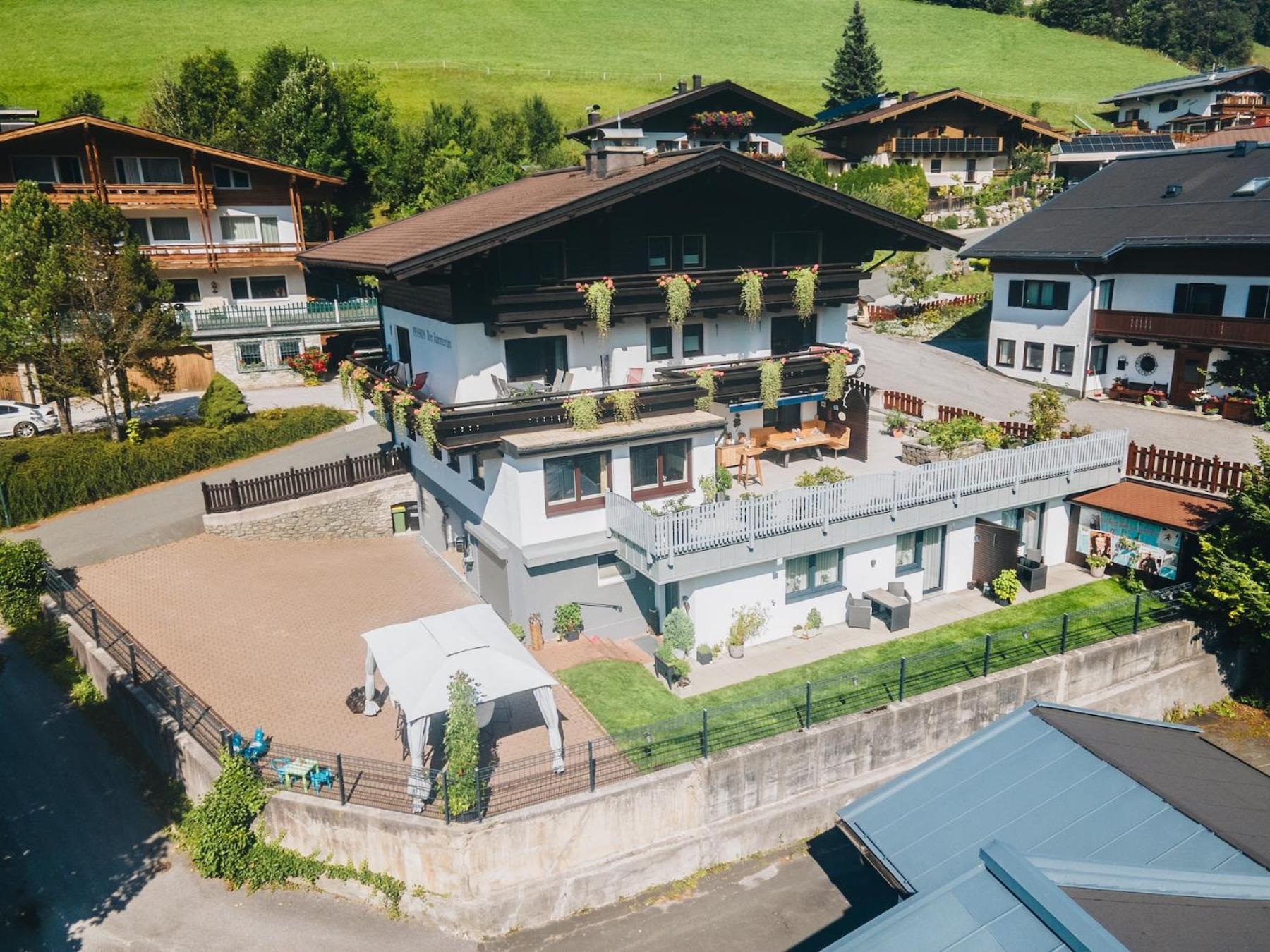 Pension Vier Jahreszeiten Saalbach Exterior foto