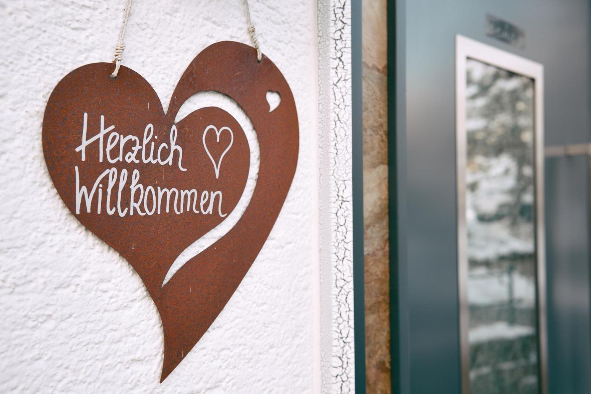 Pension Vier Jahreszeiten Saalbach Exterior foto